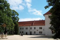 zámecký dvůr