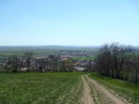 Pohled zpět k Sivicím nad kopcem u vodárny - 28.4.2012