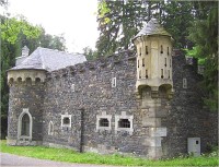 Kunzov-letohrádek-východní průčelí ze silnice z Radíkova-Foto:Ulrych Mir.