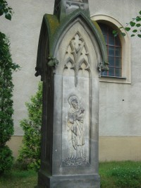 Laškov-kříž z r.1888 před farním kostelem-detail-Foto:Ulrych Mir.