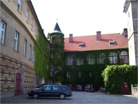 Hrubá Skála-zámek-nádvoří-Foto:Ulrych Mir.