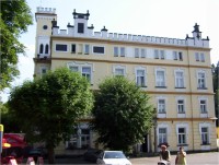 Hrubá Skála-hlavní průčelí zámeckého hotelu-Foto:Ulrych Mir.