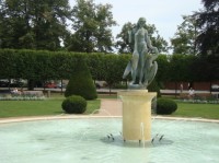 Poděbrady-bazén s plastikou „Léda s labutí“
