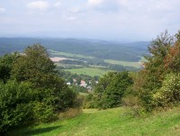 Velký Roudný-pěšinka po svahu sopky k parkovišti-Foto:Ulrych Mir.