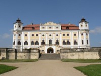 Zámek a park Milotice.