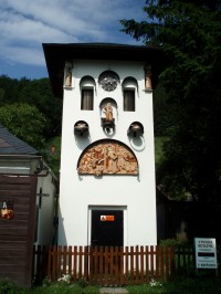 Kryštofovo Údolí- orloj a muzeum betlémů