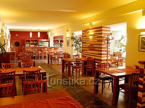 Hotel Maroli*** - restaurace