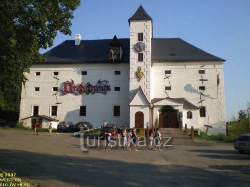Strašidelný zámek Draxmoor