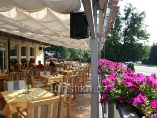 Hotel Eroplán - restaurace