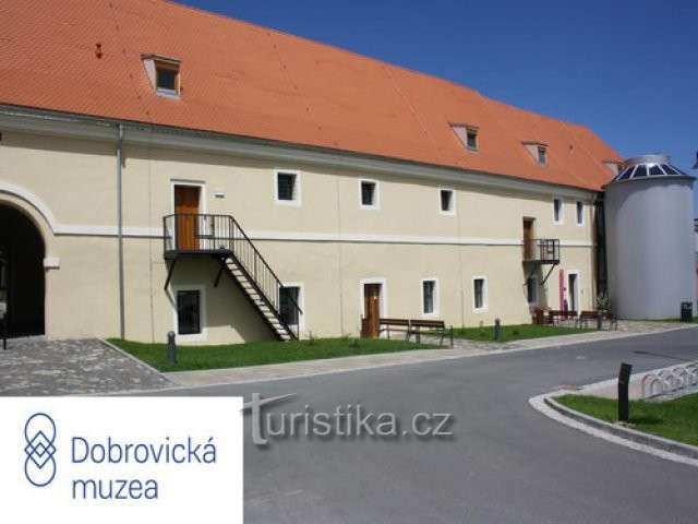 Dobrovická muzea