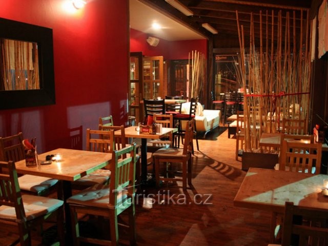Cyklisté vítáni - Restaurace Bobová dráha