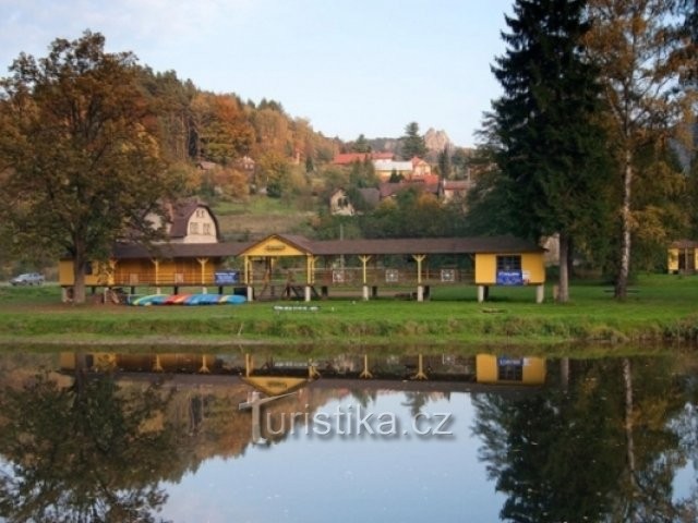Žlutá plovárna