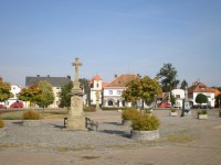 Loučenskou tabulí (56,5 km; cyklotrasa)
