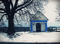Příluky - kaplička nad obcí