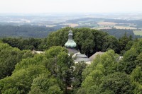 pohled na kostel z rozhledny Pípalka
