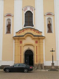 Vstup do kostela