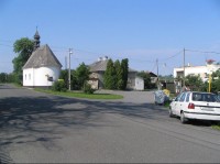 Kaple ve středu obce