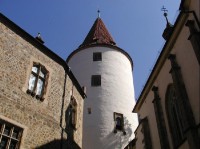 na hradě