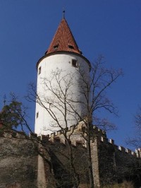 na hradě