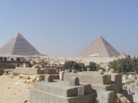 Giza - kolem pyramid