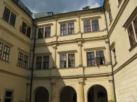 nádvoří zámku