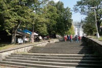 Po schodech k bazilice