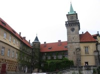 Hrubá Skála: nádvoří
