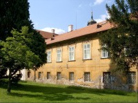 Boční trakt zámku: Boční trakt zámku ze zámeckého parku