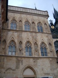 Průčelí domu