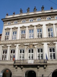 Průčelí paláce