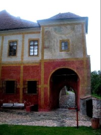 Zlatá Koruna: pohled od zahrady