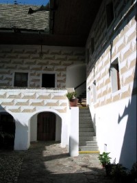 tvrz Žumberk: nádvoří