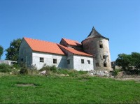 tvrz Žumberk: bašta a obytná stavení