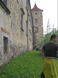 u hradní zdi