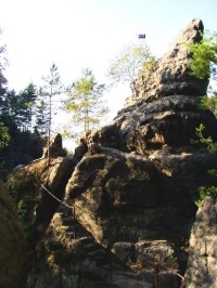Kyjovský hrad: NS Kyjovské údolí. Praporek 25.9.05