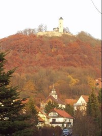 Hrad v podzimních barvách