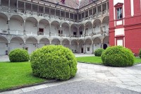 Opočno - nádvoří: Nádvoří zámku Opočno.